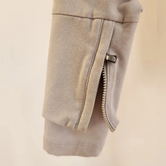 || UNDER ARMOUR || small zip up jacket - Picture 6 of 11